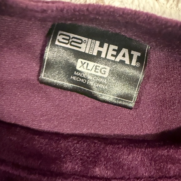 32 DEGREE Rich Purple Velvet Top and Bottom Pajama Set / Loungewear - Picture 8 of 9